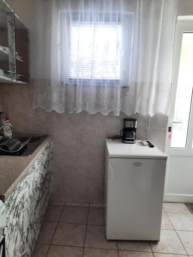 Apartmani Ana-Lora Лопар Экстерьер фото
