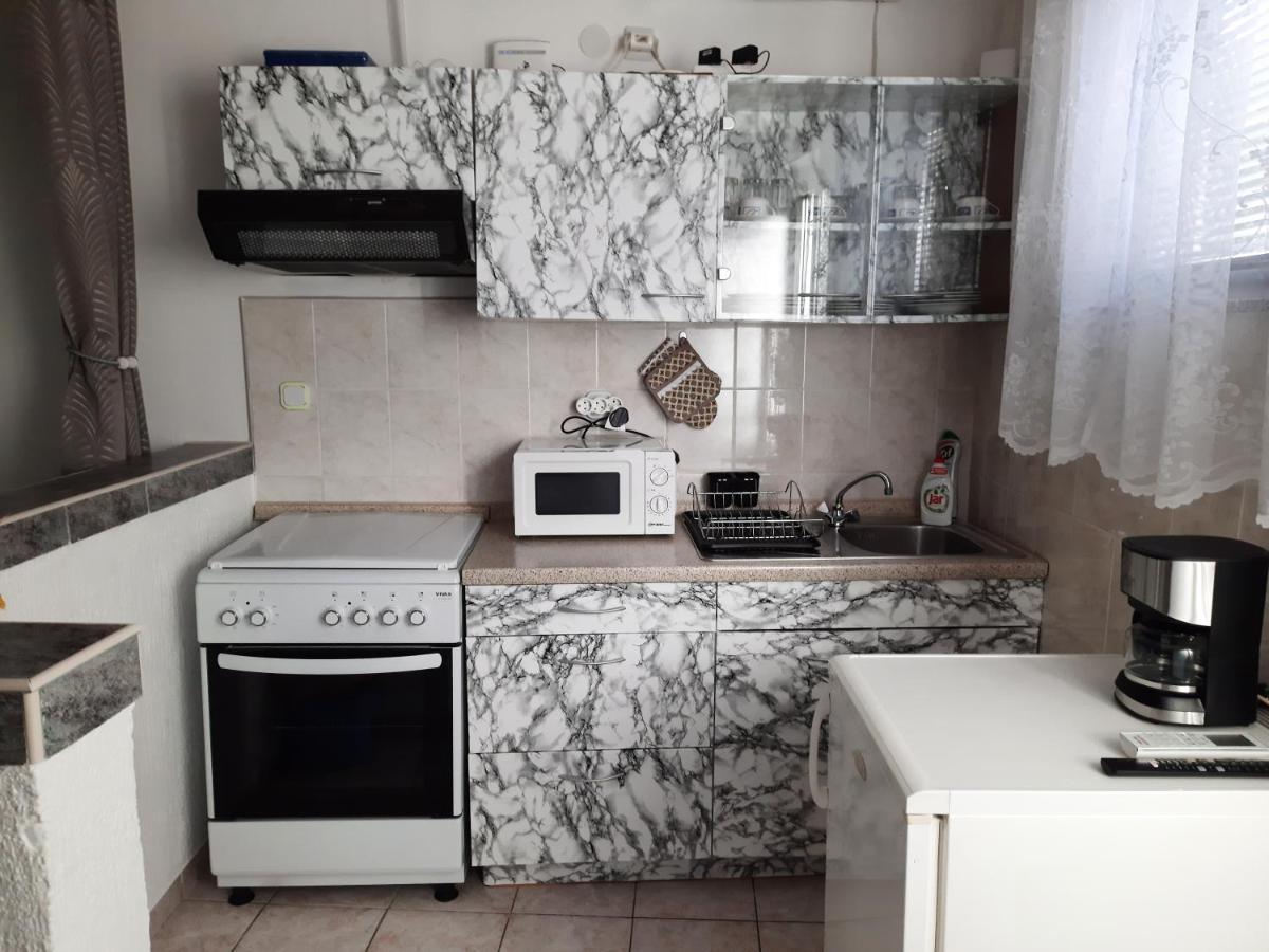 Apartmani Ana-Lora Лопар Экстерьер фото